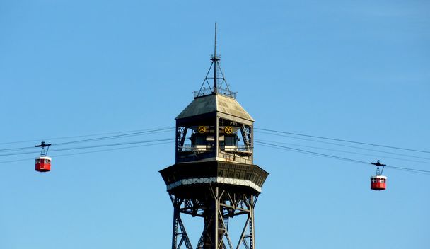 dvě červené lanovky bude věž krásné počasí, barcelona, Španělsko - Fotografie, Obrázek