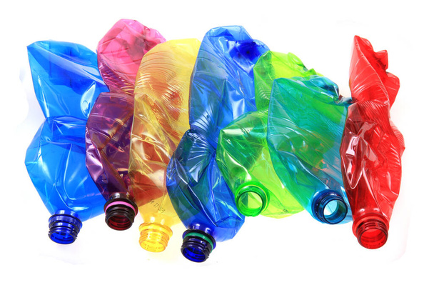 garrafas de plástico de animal de estimação de cor vazia isolado no fundo branco - Foto, Imagem