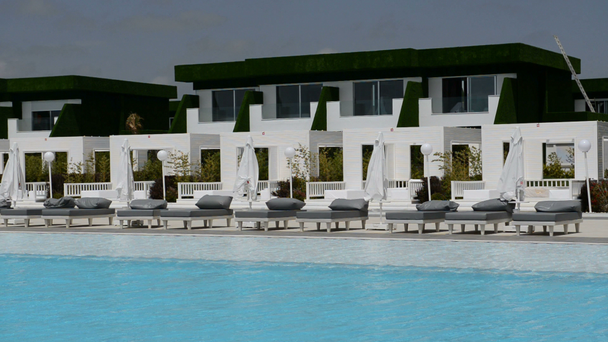 het zwembad van de moderne luxe hotel, antalya, Turkije - Video