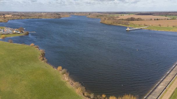 Widok drona Alton Water w Suffolk, Wielka Brytania - Zdjęcie, obraz