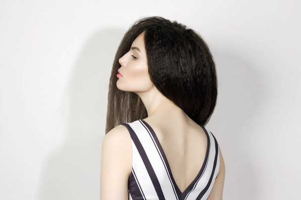 fashion beauty portrait of young woman with healthy hair. beautiful girls back - Фото, зображення