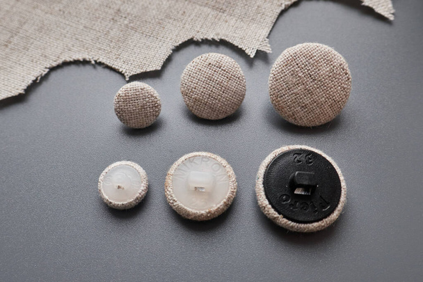 el proceso de creación de botones de lino en casa - Foto, Imagen