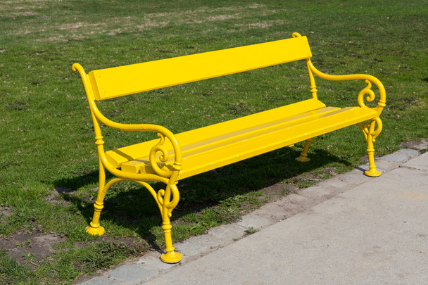 žlutá lavička - Fotografie, Obrázek