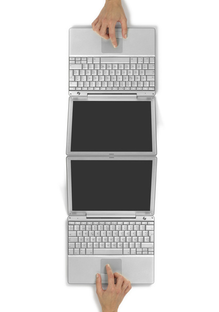 dwa laptopy z rąk na białym tle - Zdjęcie, obraz