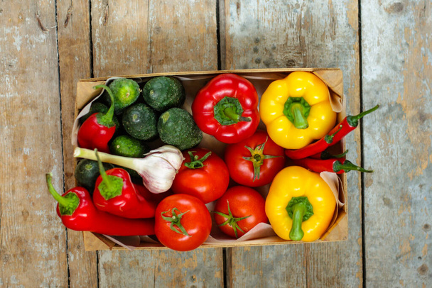 fresh ripe vegetables on wooden background - Foto, immagini