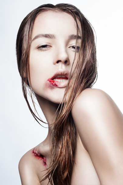 Girl with a scar on face and shoulder - Fotografie, Obrázek
