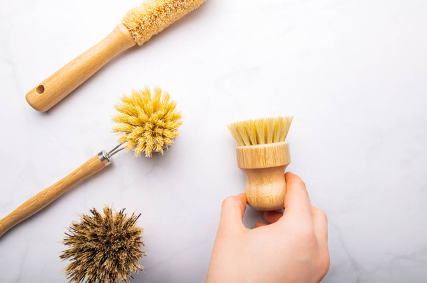 Set de cepillo de bambú para fregar cocina de 4 - Foto, imagen
