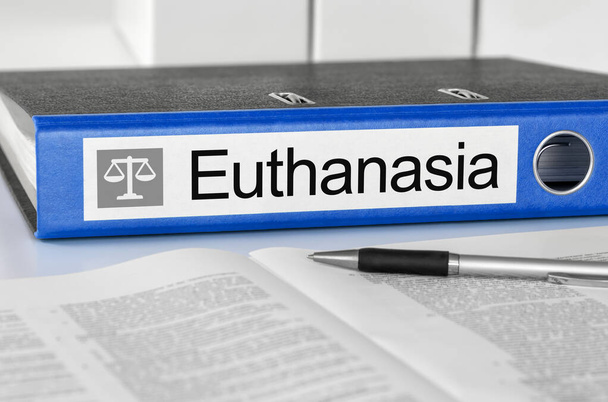 Folder mit dem Etikett Euthanasie - Foto, Bild
