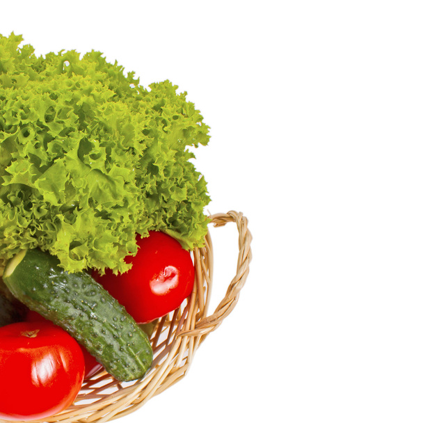 Verduras en la cesta
 - Foto, Imagen