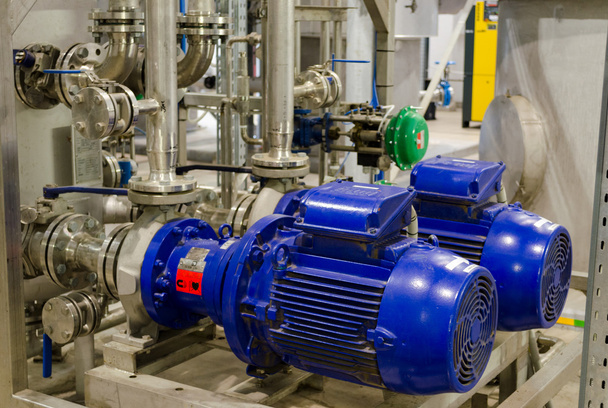 biogas apparatuur leidingen. gas proces van slib  - Foto, afbeelding