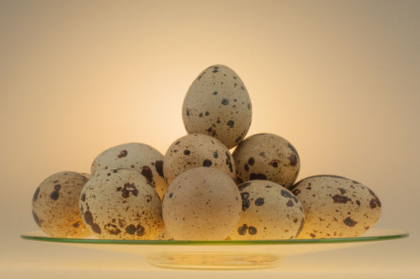 Яйця Квевіля на скляній тарілці
 - Фото, зображення