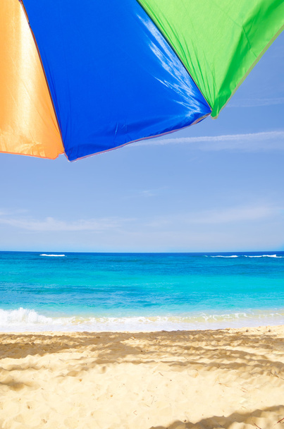 пляж парасольку на тлі
 - Фото, зображення