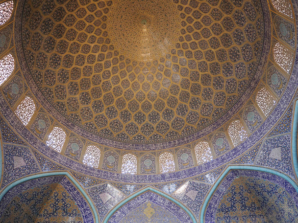isfahan, Iran - 18 marca 2016: zdjęcia z wakacji w Isfahan - Zdjęcie, obraz