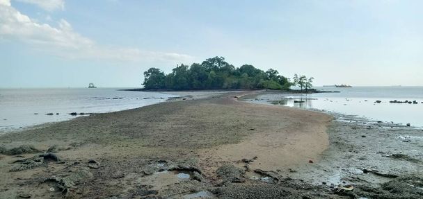 egy elszigetelt sziget Melakában, Malajziában - Fotó, kép
