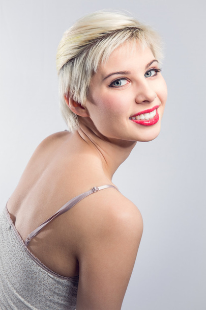 Щаслива блондинка жінка модель
 - Фото, зображення