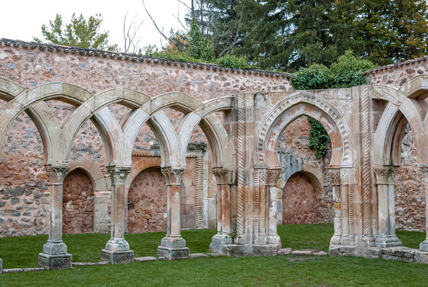 Pozůstatky románského kláštera San Juan de Duero, Soria, Španělsko. - Fotografie, Obrázek