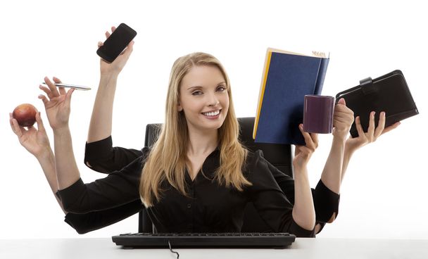 занятая женщина за рабочим столом
 - Фото, изображение