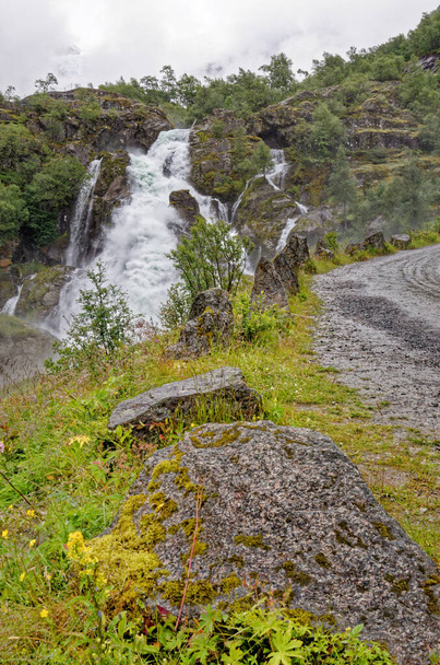 Norvège - Parc national de Jostedalsbreen - Cascade - Destination voyage Europe - 13 juillet 2012 - Photo, image