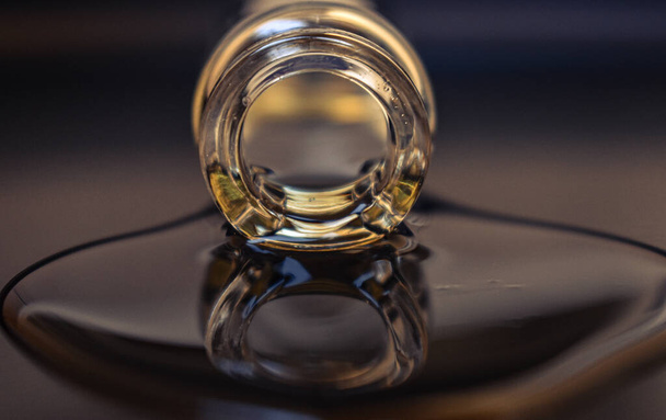 Косметическое эфирное масло для массажа - Фото, изображение
