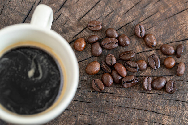 coffee beans and cup of coffee  - Foto, Imagen