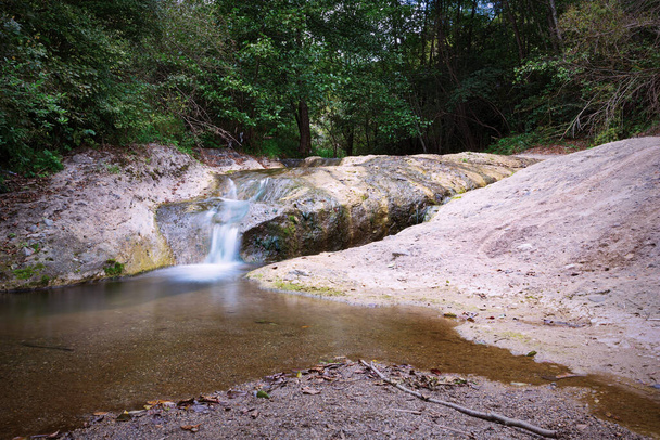 détail des cascades de la gavane dans les montagnes Apuseni - Photo, image