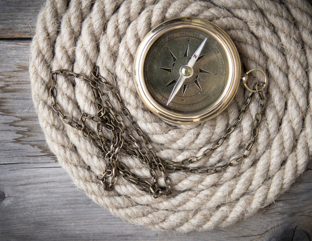 Antique compass and rope - Photo, Image