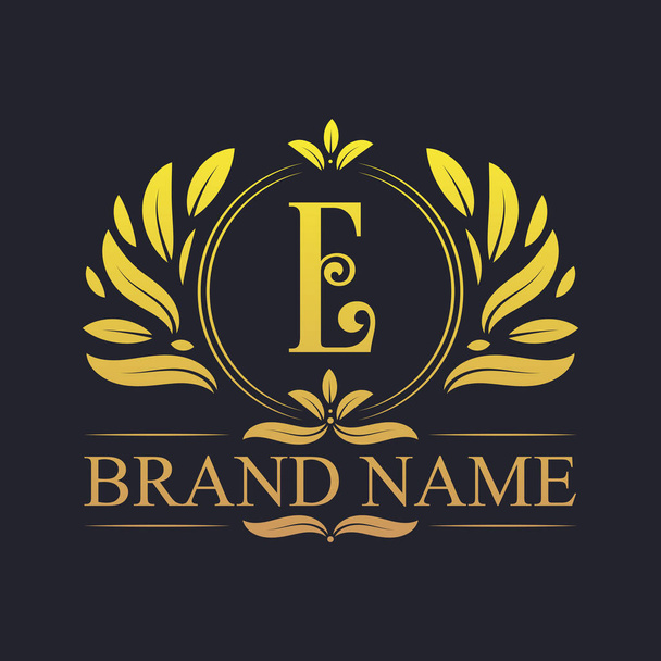 Golden ornamental alphabet E letter logo design. Luxurious golden elegant letter E logo design template. - Vector, afbeelding