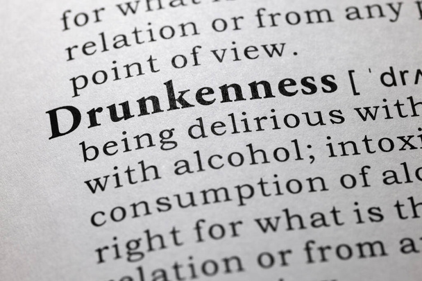 Dizionario falso, Definizione dizionario di ubriachezza - Foto, immagini