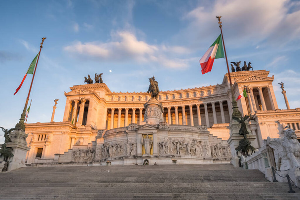 Altar of the Fatherland or Monumento Nazionale a Vittorio Emanuele II in Rome - Zdjęcie, obraz