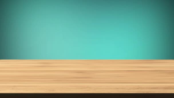 Lege houten bordtafel voor zwartgrijs en roze, paarse ondergrond. Licht en lek effect. HD-beelden - Video