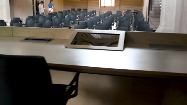Sala de reuniones vacía, interior moderno de negocios en cámara lenta - Metraje, vídeo