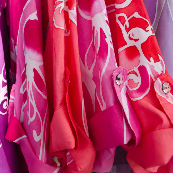 színes batikolt ing
 - Фото, зображення