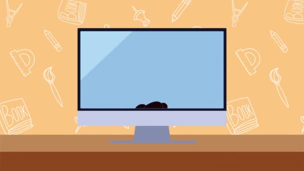 デスクトップコンピュータの女性教師労働者は - 映像、動画