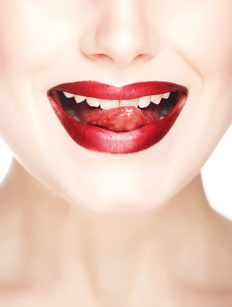 Red lips, close-up portrait - Foto, afbeelding