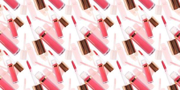 Modèle sans couture de tube rose de rouge à lèvres liquide brillant avec applicateur sur un fond blanc - Photo, image