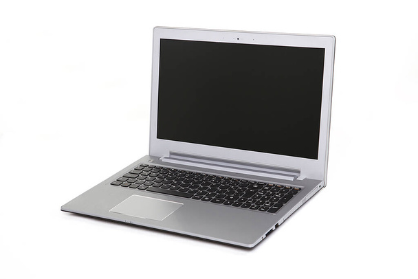Υπολογιστής απομονωμένος σε λευκό φόντο. - Φωτογραφία, εικόνα