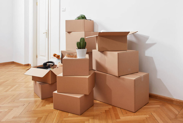 Cardboard boxes with belongings - Photo, Image