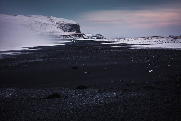 Reynisfjara Black Sand Beach, Vik, Iceland, North Atlantic Ocean - Foto, afbeelding