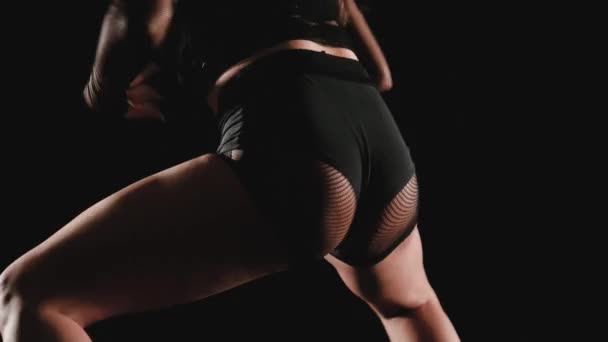 Vista posterior de la mujer bailando twerk - Imágenes, Vídeo