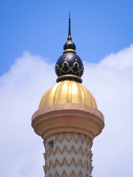 mecset minaretek és kupola épület építészet jellegzetes művészeti épületek. - Fotó, kép