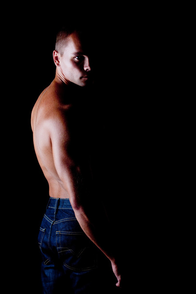 νεαρός άνδρας σπορ. μύες, μια στενή επάνω - Φωτογραφία, εικόνα