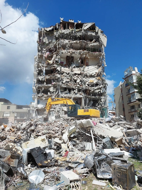 2020 Erdbeben in Izmir. In der Westtürkei ereignete sich am 30. Oktober 2020 ein Erdbeben der Stärke 6,9. Das Ereignis dauerte 45 Sekunden. - Foto, Bild