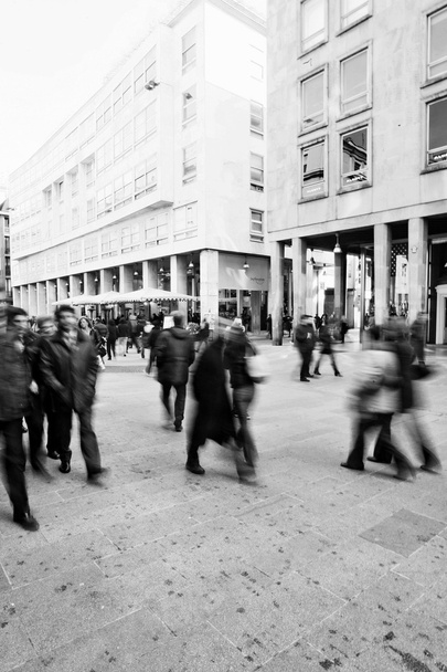 Multitud de en Milán
 - Foto, imagen