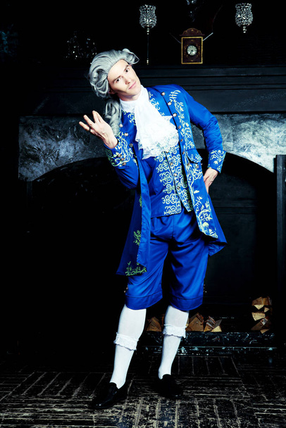actor dressed as an aristocrat from the eighteenth century wearing a wig - Zdjęcie, obraz