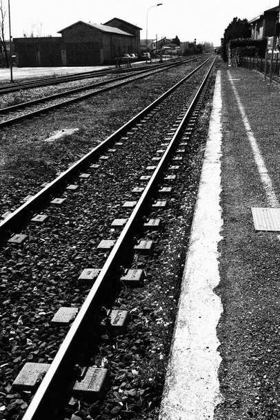 ferrovias antigas da estação Boretto, Itália em 2019 - Foto, Imagem