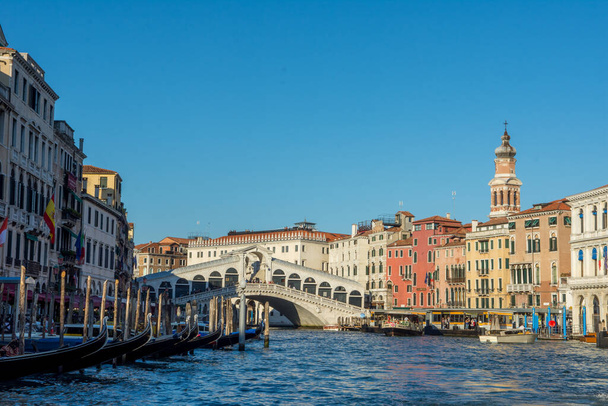 descubrimiento de la ciudad de Venecia y sus pequeños canales y callejones románticos, Italia - Foto, Imagen