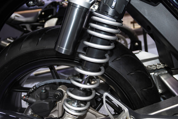 Black Shock Absorbers část motocyklu pro absorbování nárazy - Fotografie, Obrázek