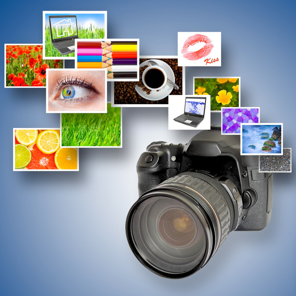 ψηφιακή φωτογραφική μηχανή και φωτογραφίες μπλε φόντο - Φωτογραφία, εικόνα
