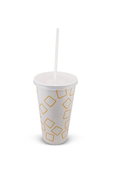 Одноразова чашка для напоїв з соломою Ізольовані на білому тлі
 - Фото, зображення