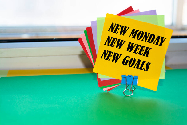 Cita motivacional e inspiradora - Nuevo lunes, nueva semana, nuevo objetivo - Foto, imagen